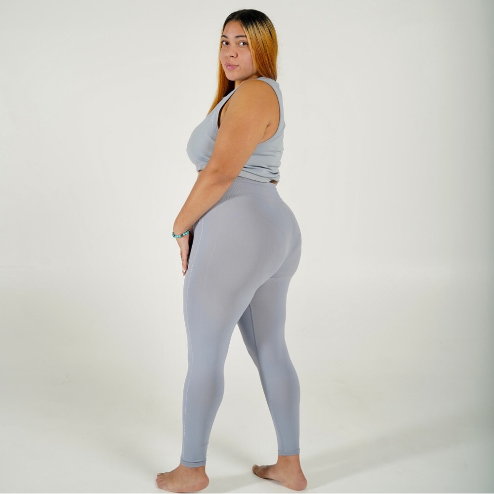 Seamless Set (2pc) - Picture 3 of 5